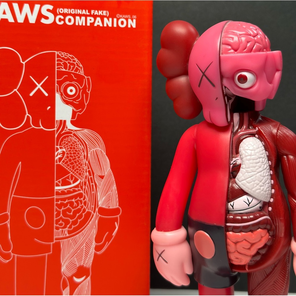Kaws Figures - Picture 2 of 8